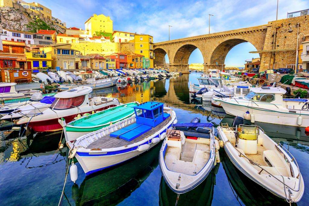 Marseille kikötője a Földközi-tengeren kirakós online