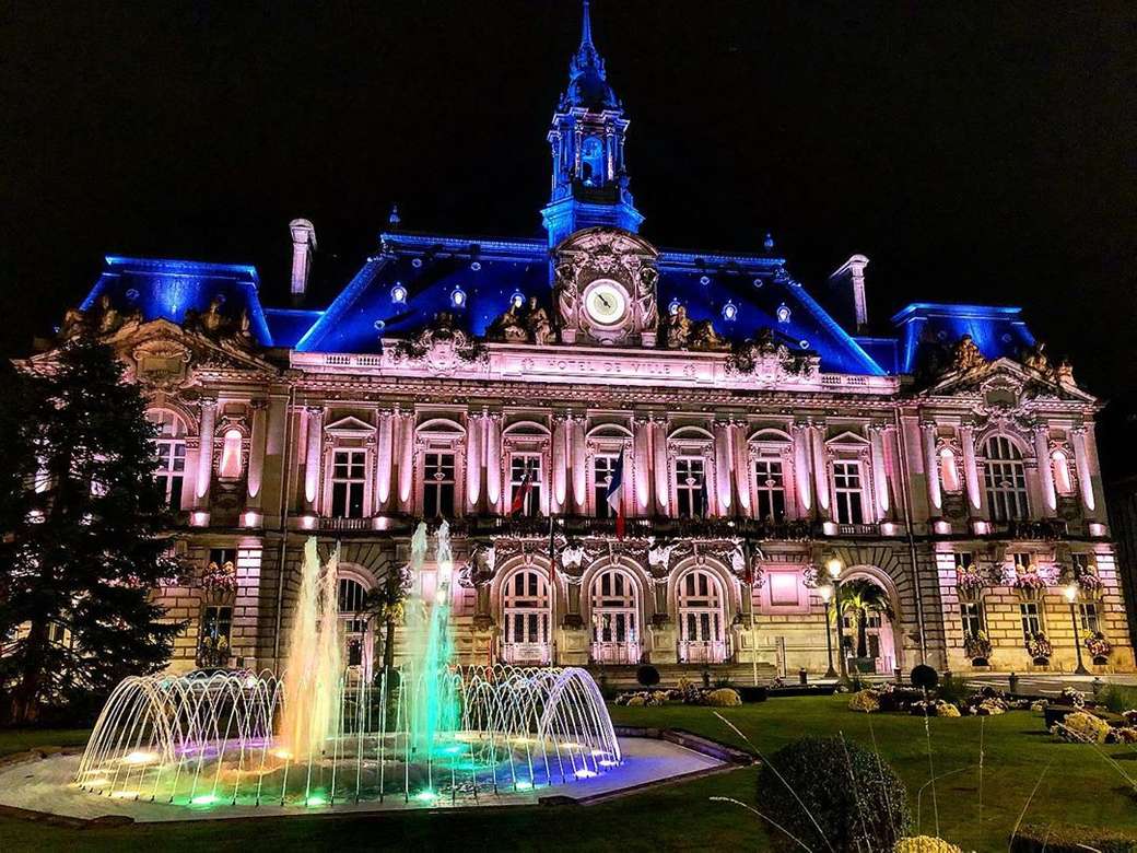 Turnerar rådhuset på natten Pussel online