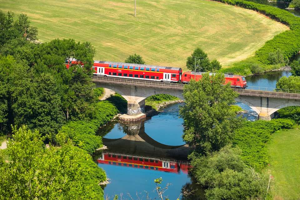 running train over the bridge jigsaw puzzle online