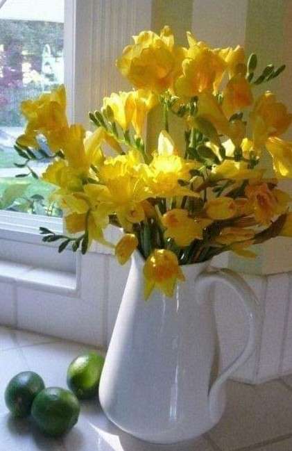 прекрасен букет от жълти цветя онлайн пъзел