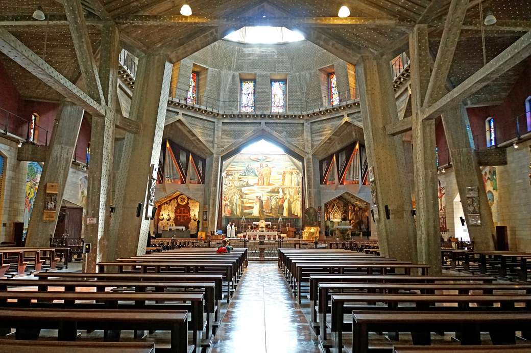 Interiér kostela Zvěstování Nazareth skládačky online