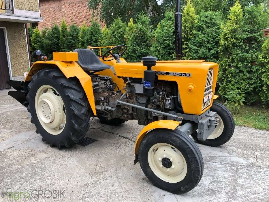 Traktor Ursus C330 skládačky online