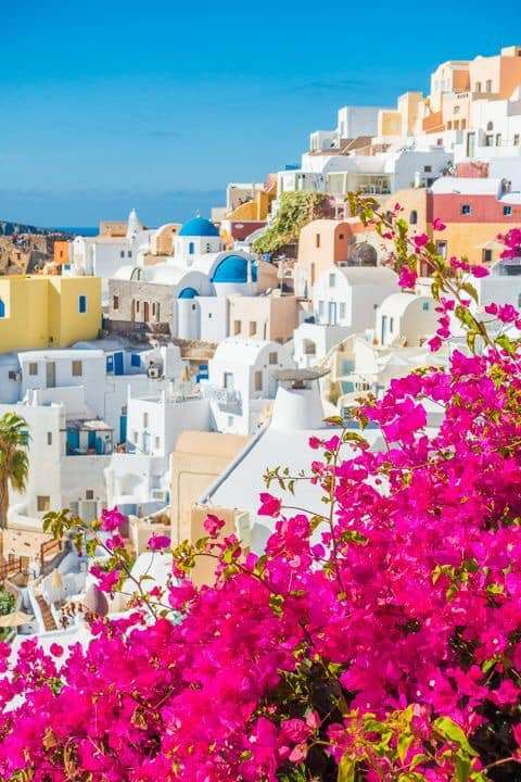 Όμορφη ηλιόλουστη Σαντορίνη, Ελλάδα. online παζλ