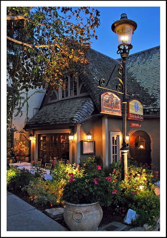 Carmel Portabello Restaurant in der Nacht, Kalifornien Online-Puzzle