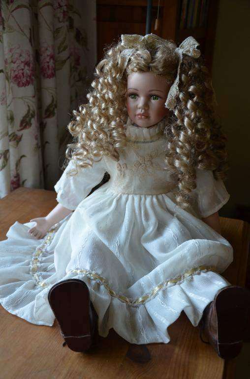 bambola di porcellana da collezione puzzle online