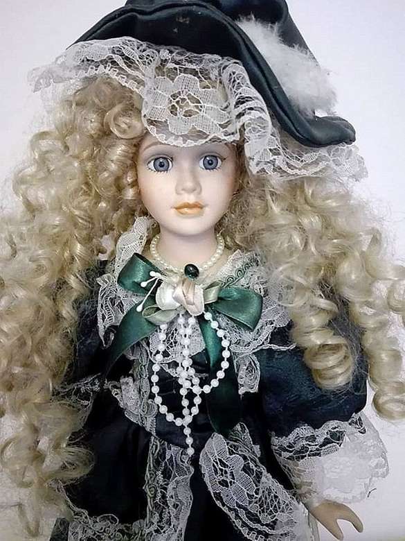колекционерска порцеланова кукла онлайн пъзел