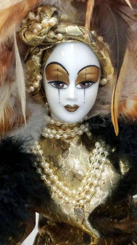 колекционерска порцеланова кукла онлайн пъзел