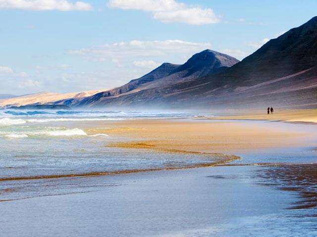 Caminhada na praia de Fuerteventura puzzle online