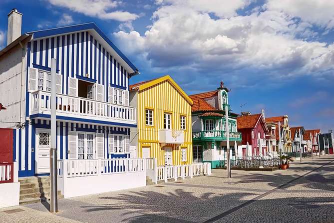Portugal Aveiro Färgglada hus pussel på nätet