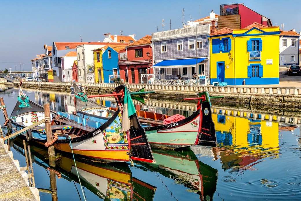 Portugal Aveiro Bunte Häuser am Kanal Online-Puzzle