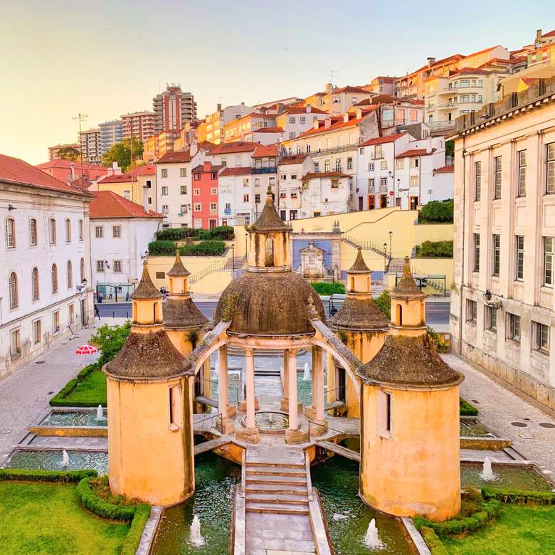 Coimbra Stadt in Portugal Garten Manga Online-Puzzle