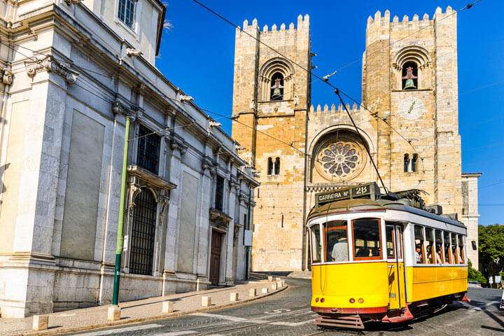 Σιδηροδρομικό αυτοκίνητο της Λισαβόνας Πορτογαλία παζλ online