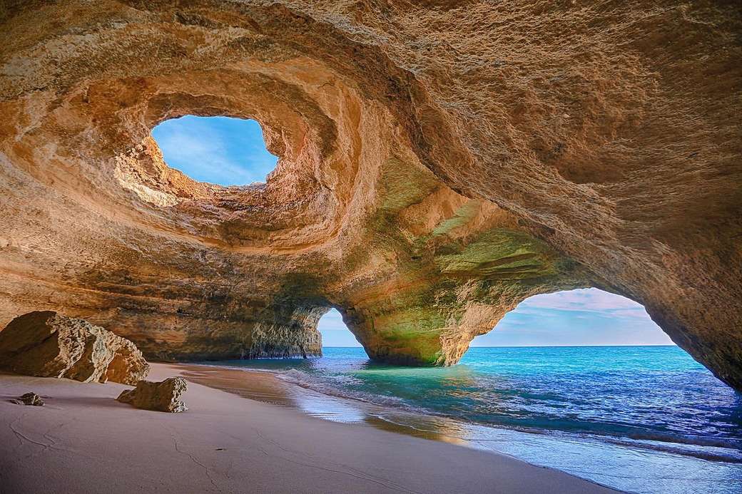 Portugália tengerparti táj Benagil barlang Algarve kirakós online