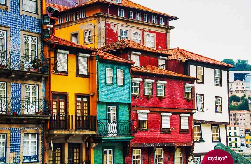 Ribeira coloridas casas Portugal rompecabezas en línea