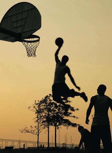 BASKETBALL AT SUNSET online puzzle