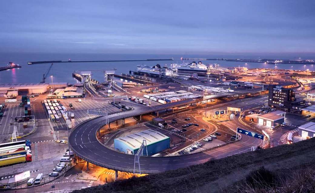 Dover Hafenanlage am Abend Online-Puzzle