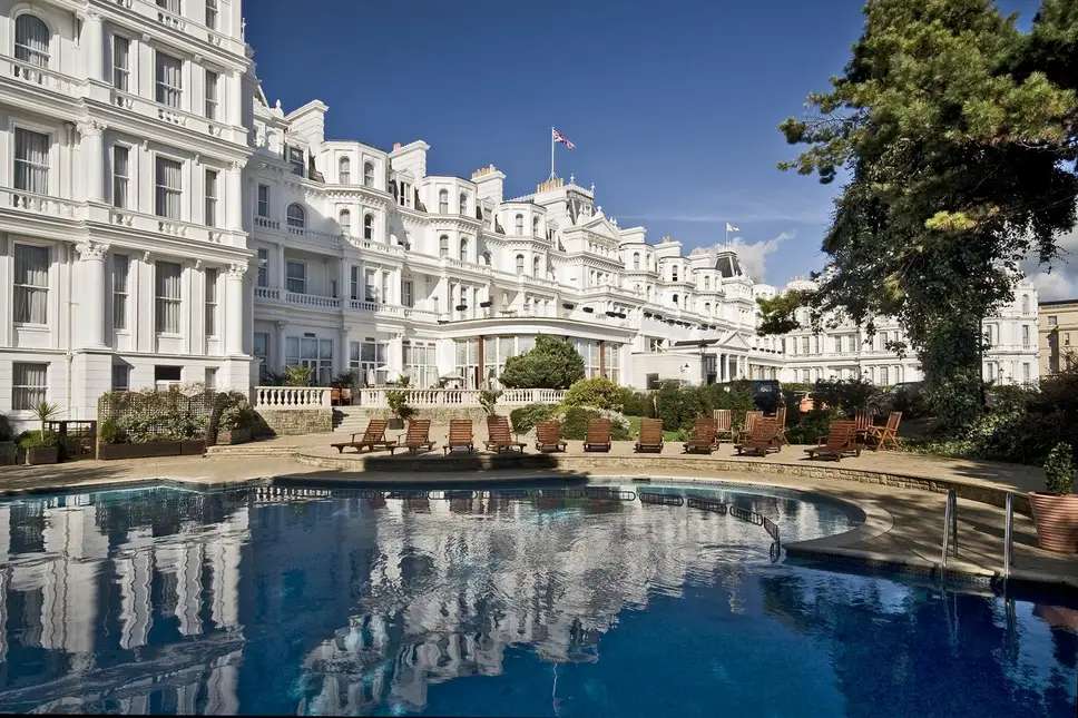 Eastbourne Grand Hotel met zwembad legpuzzel online