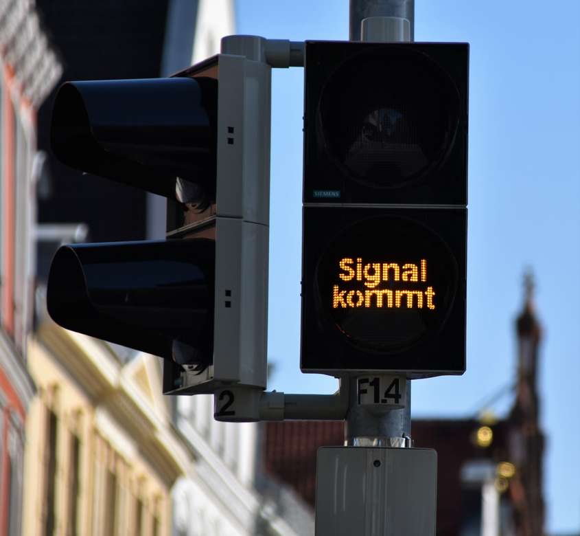 Signal is coming, traffic light jigsaw puzzle online