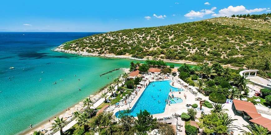 піщаний пляж в Туреччині онлайн пазл