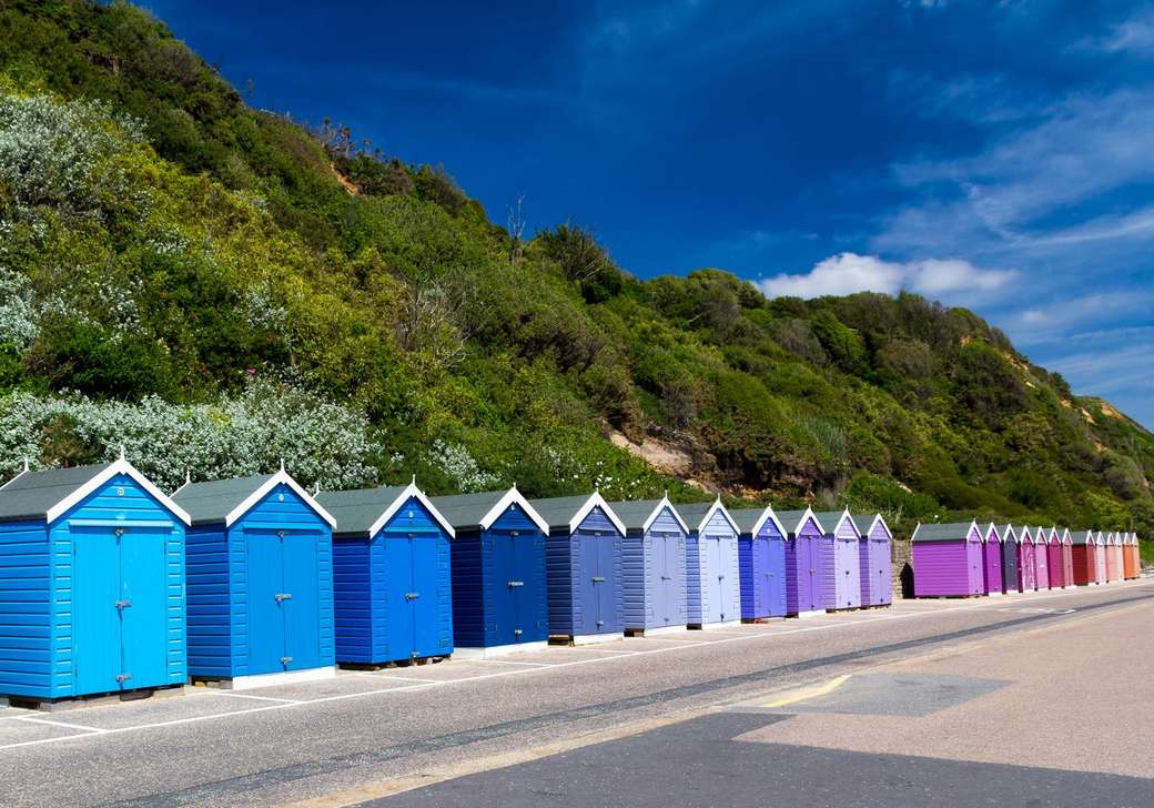 Cidade costeira de Bournemouth no sul da Inglaterra Beach Huts puzzle online