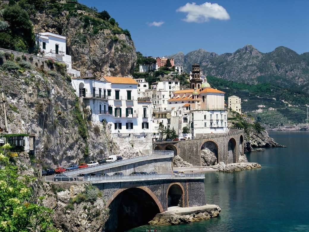 italië - de zee, bergen, gebouwen legpuzzel online