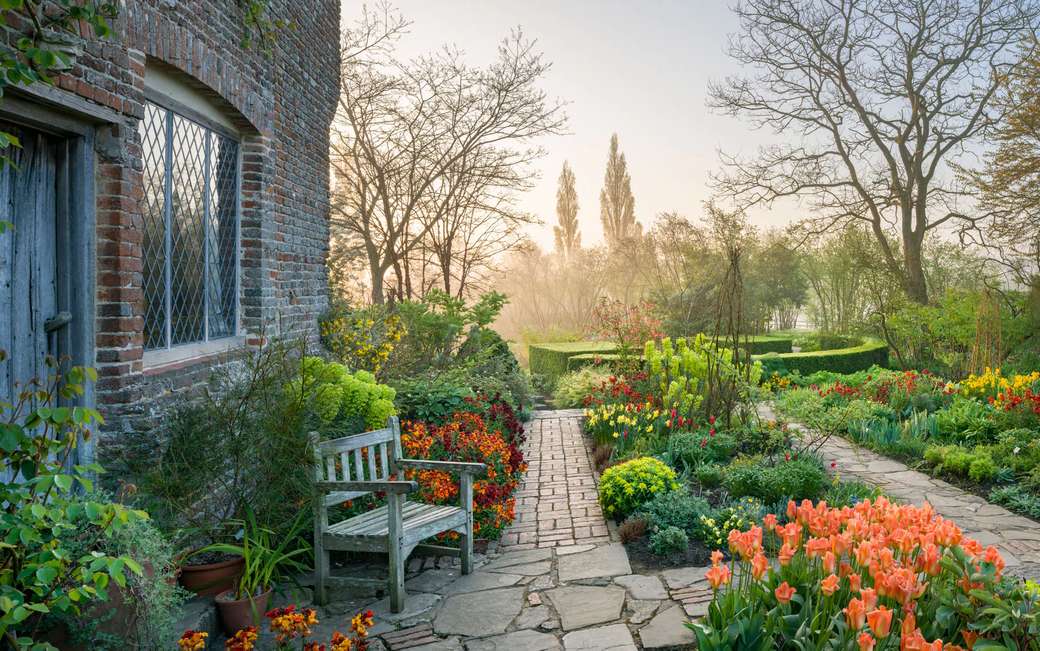 Il giardino del castello di Sissinghurst in Inghilterra puzzle online