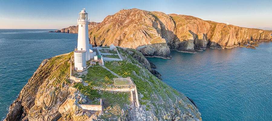 Wales Leuchtturm an der Küste England Puzzlespiel online