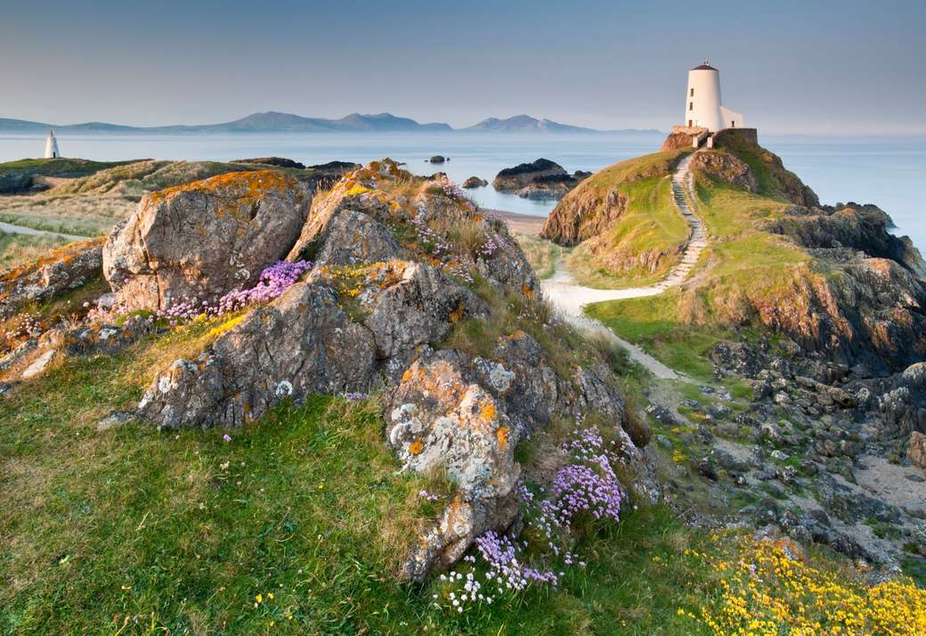 Wales Leuchtturm an der Küste England Online-Puzzle