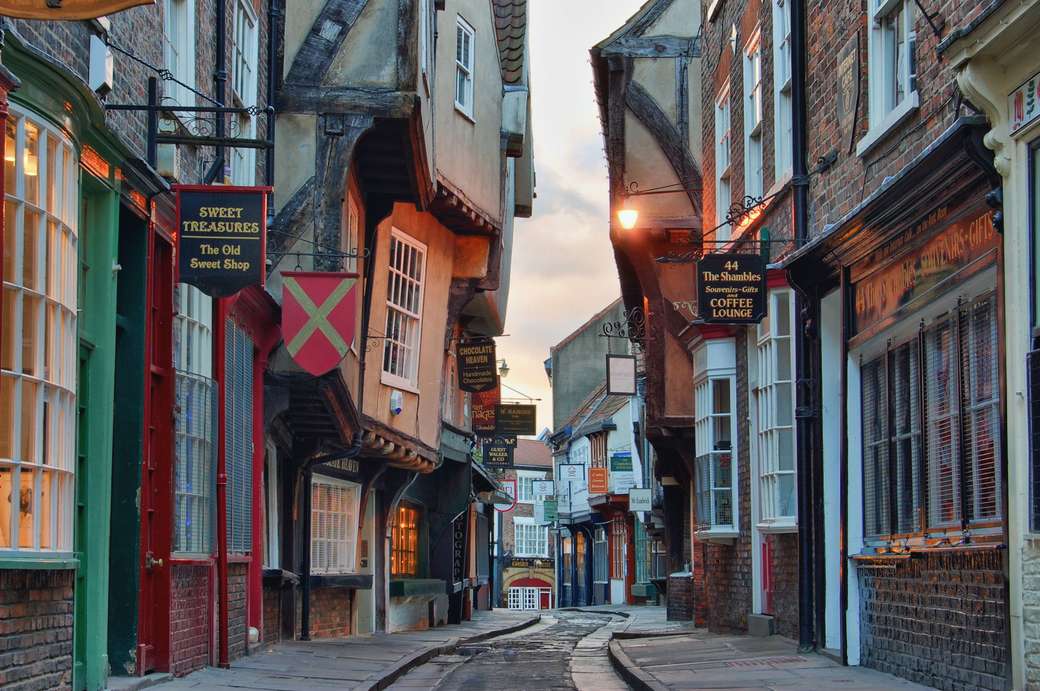 Средневековый город Йорк в Англии онлайн-пазл