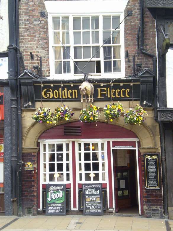 York Medieval City Golden Fleece Inn jigsaw puzzle online