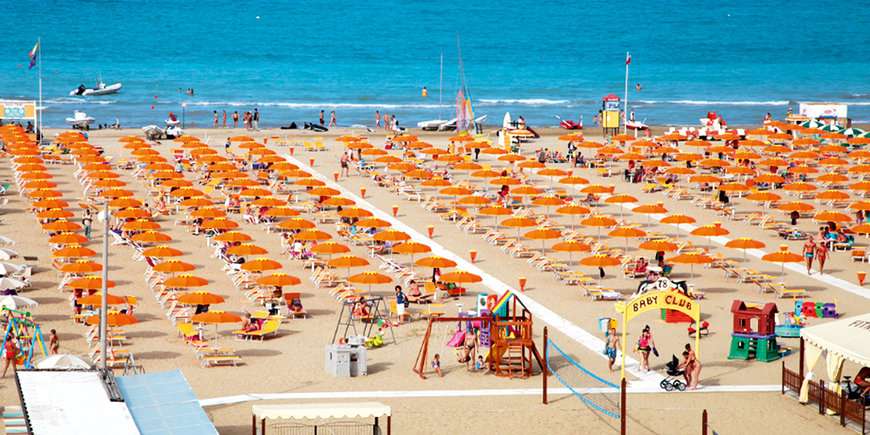 італія- рив'єра, піщаний пляж онлайн пазл