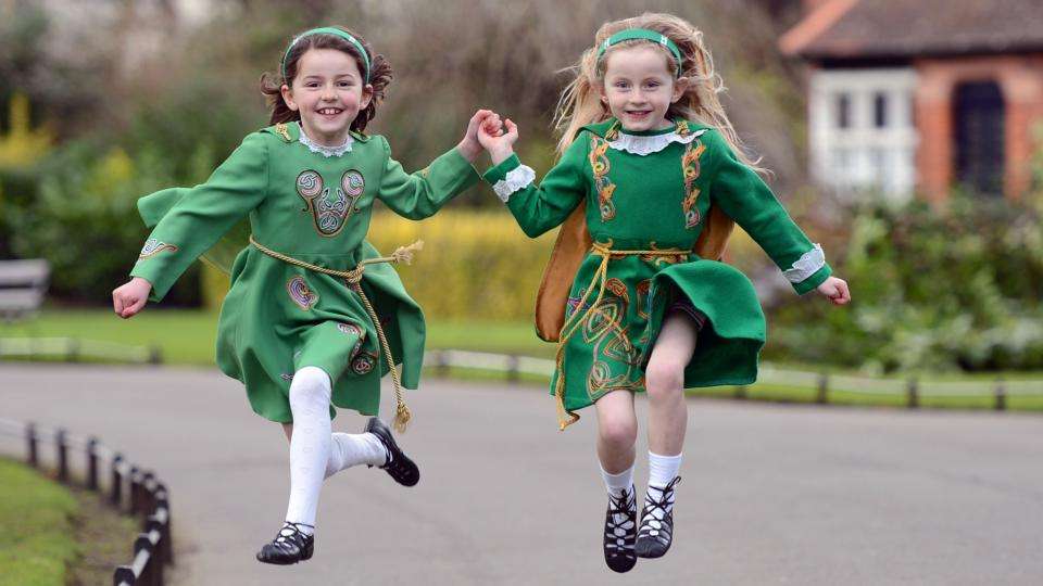 Danseurs folkloriques irlandais traditionnels puzzle en ligne
