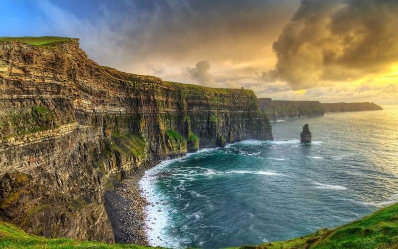 Скалы Мохер на западном побережье Ирландии пазл онлайн