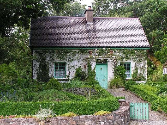 Cottage pittoresque en Irlande puzzle en ligne