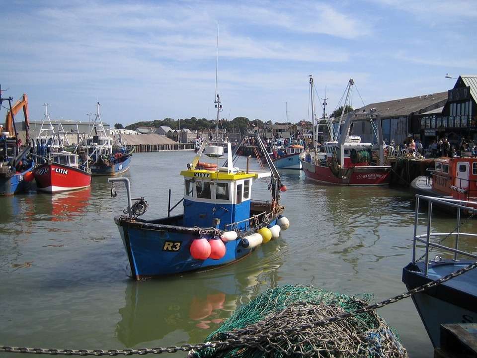 Whitstable Harbour Kent England Puzzlespiel online
