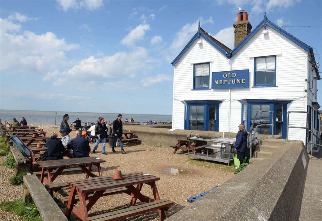 Whitstable The Old Neptune Kent England Pussel online