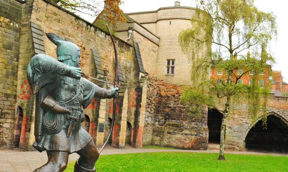 Castelo de Nottingham com Robin Hood Inglaterra puzzle online
