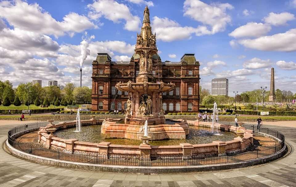 Glasgow Doulton Fountain Peoples Place Schottland Online-Puzzle