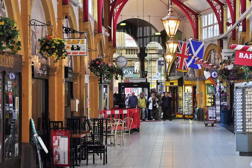 Inverness Shopping Hall Skottland Pussel online
