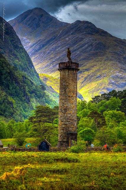 Glenfinnan Monument Skottland Pussel online