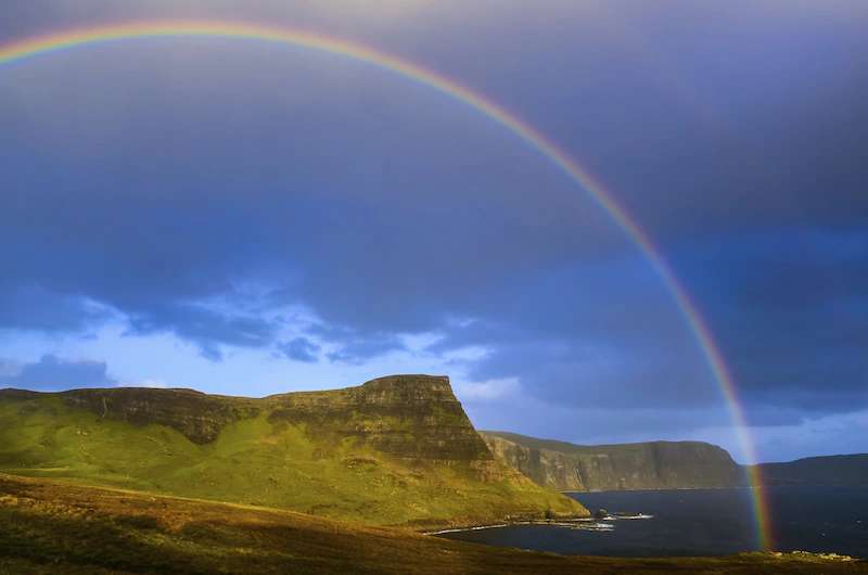 Arco iris sobre la costa de Escocia rompecabezas en línea