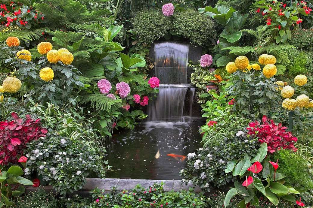 Zahrada s fontánou a rybníkem online puzzle