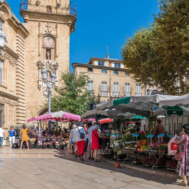 Hlavní květinový trh v Aix-en-Provence en Place de Hotél de Ville skládačky online