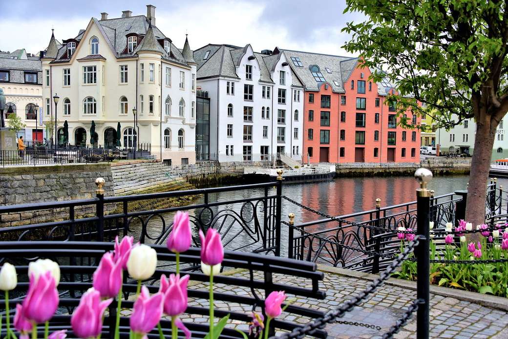 Paysage urbain d'Alesund Norvège puzzle en ligne