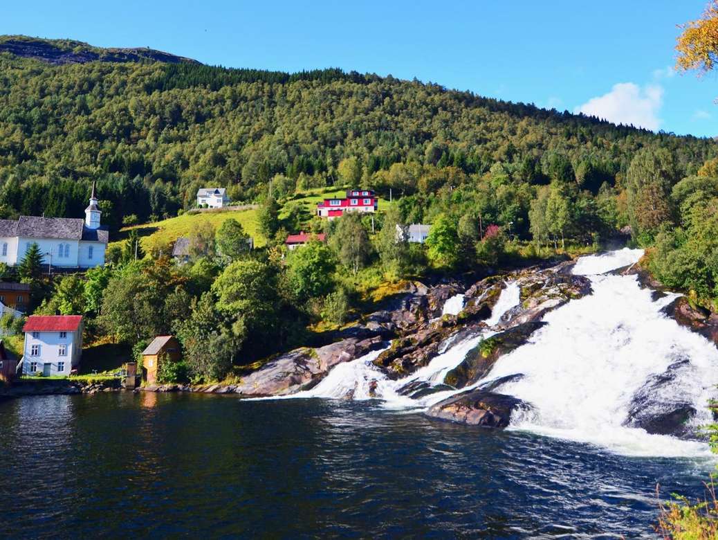 Häuser am Geiranger Fjord Norwegen Online-Puzzle