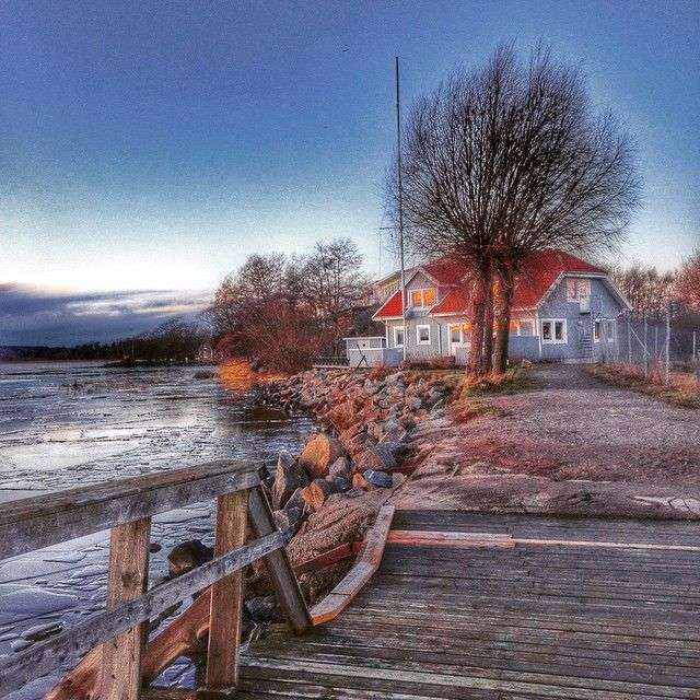 Casa frente al mar Uppsala Suecia rompecabezas en línea