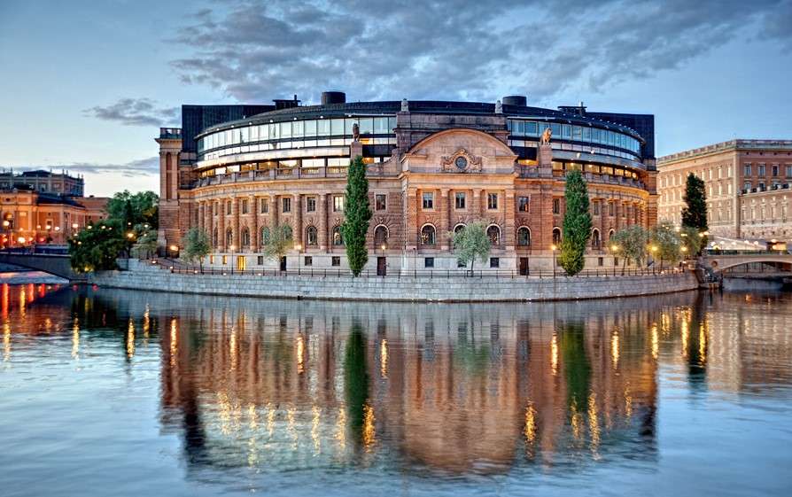 Stockholm Parliament building online puzzle