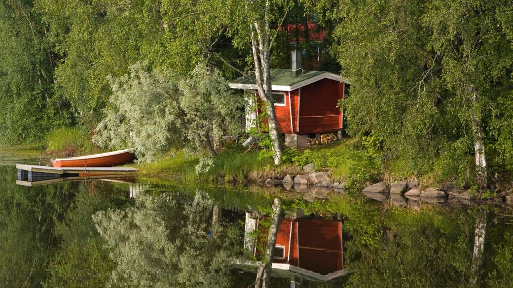 Szauna kunyhó a tónál, Finnországban online puzzle