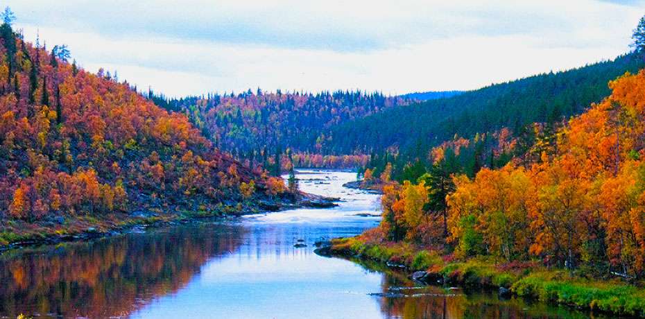 Herbstliche Landschaft in Finnland Puzzlespiel online