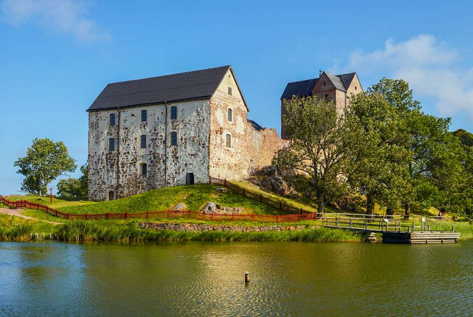 Oud kasteelcomplex in Finland online puzzel
